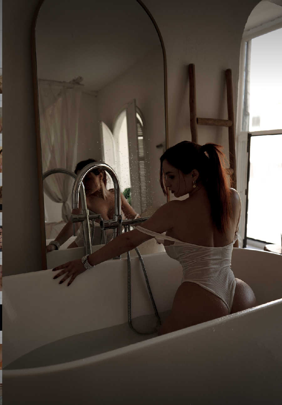 A playful frame from Miranda Faith nude — online in Yichun