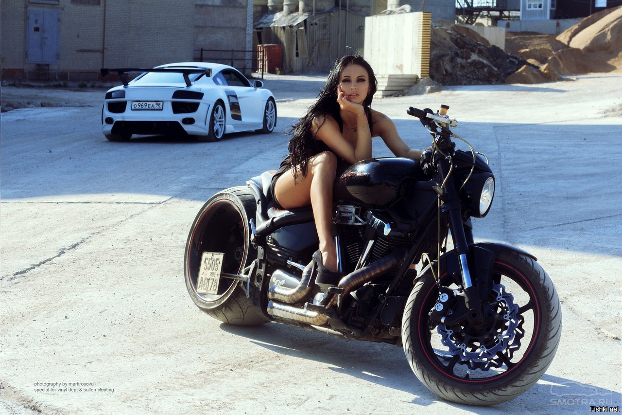 Sexy model Brunettes on a motorcycle in Yichun