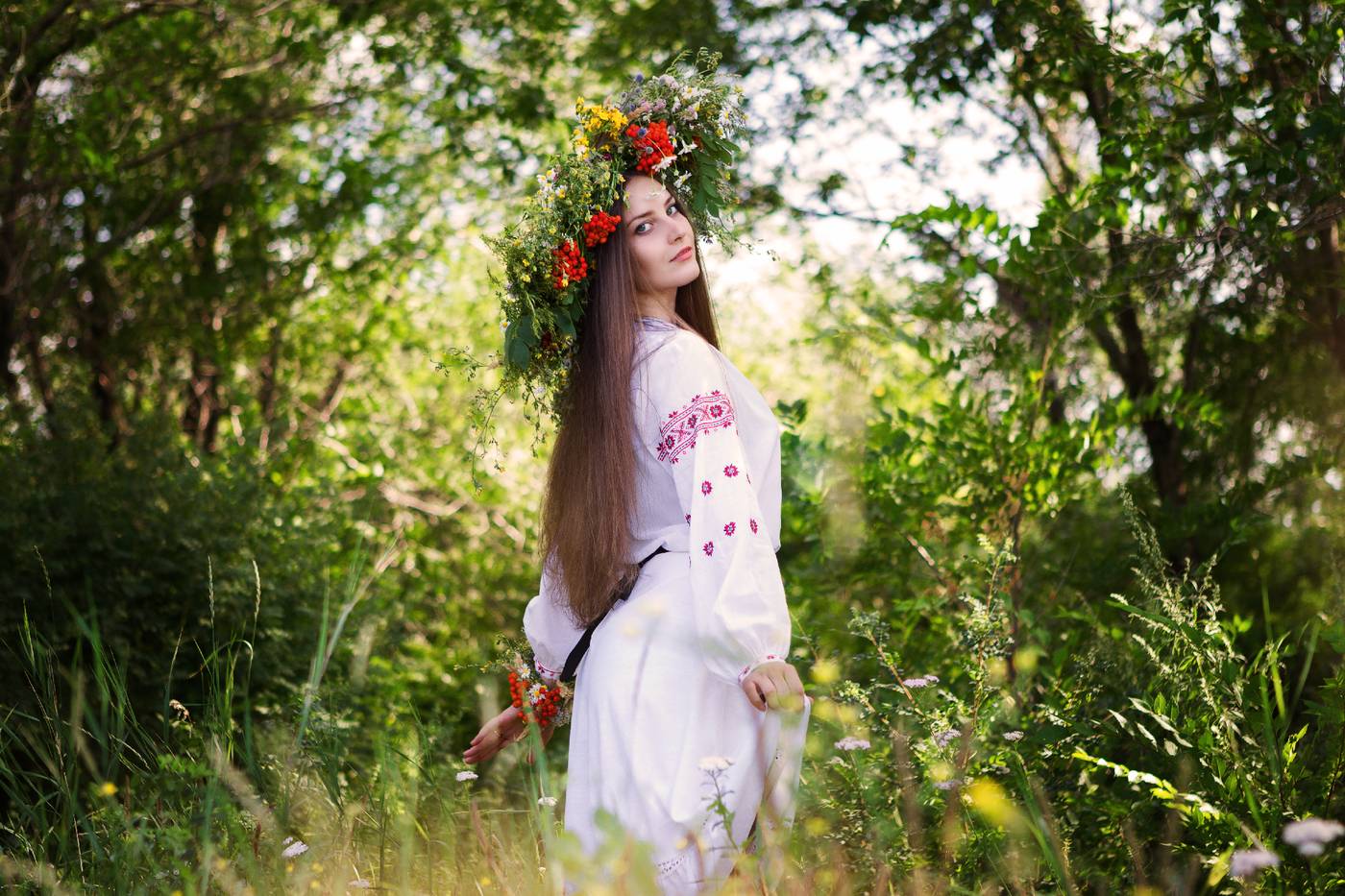 Slavic girls brings the glow — live moments in Yichun