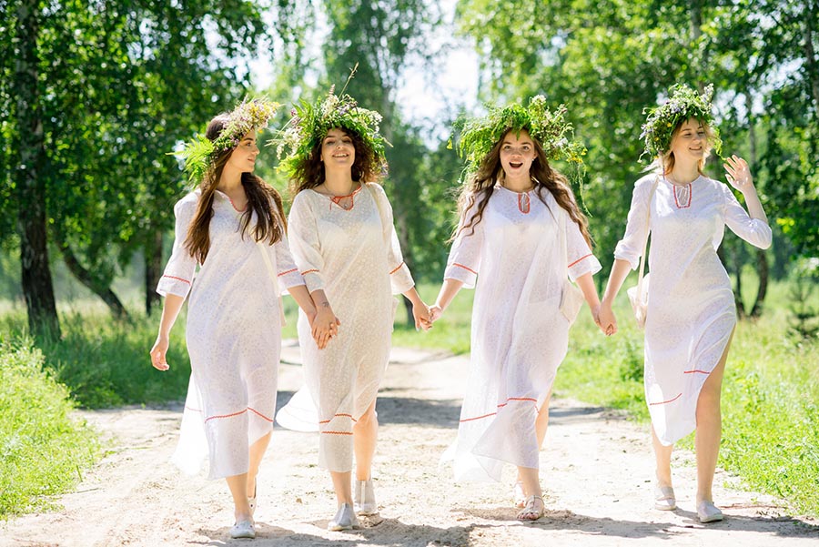 A cozy shot with Slavic girls — straight from Yichun