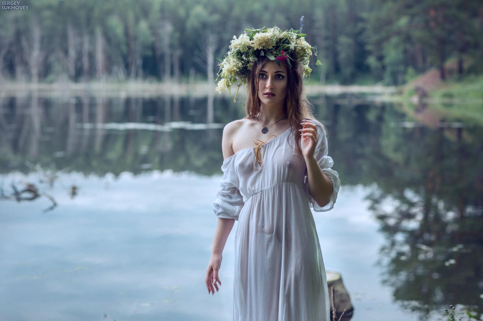 Slavic women brings the glow — live moments in Yichun