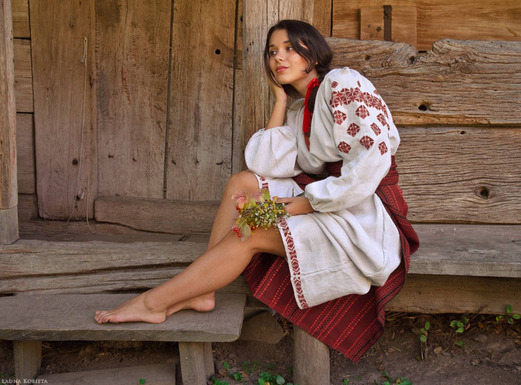 Fresh photos, fresh mood — Women in Slavic costumes online in Yichun