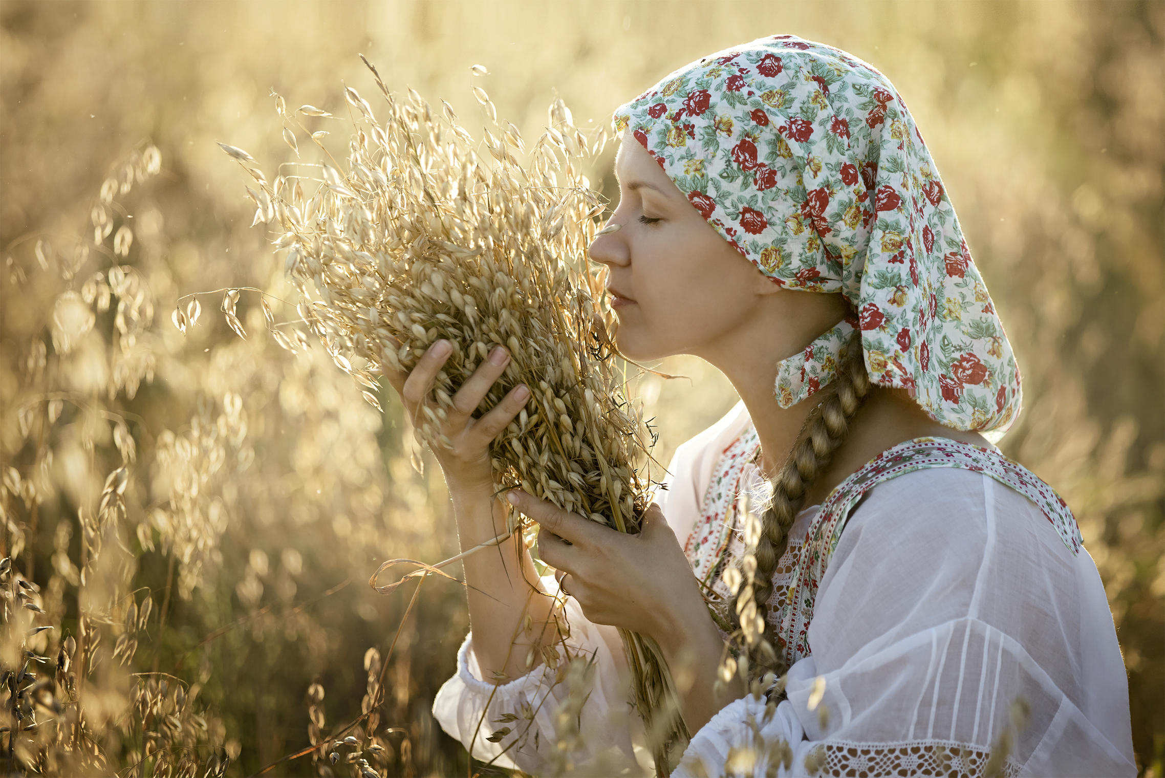 Photo Women in Slavic costumes in Yichun