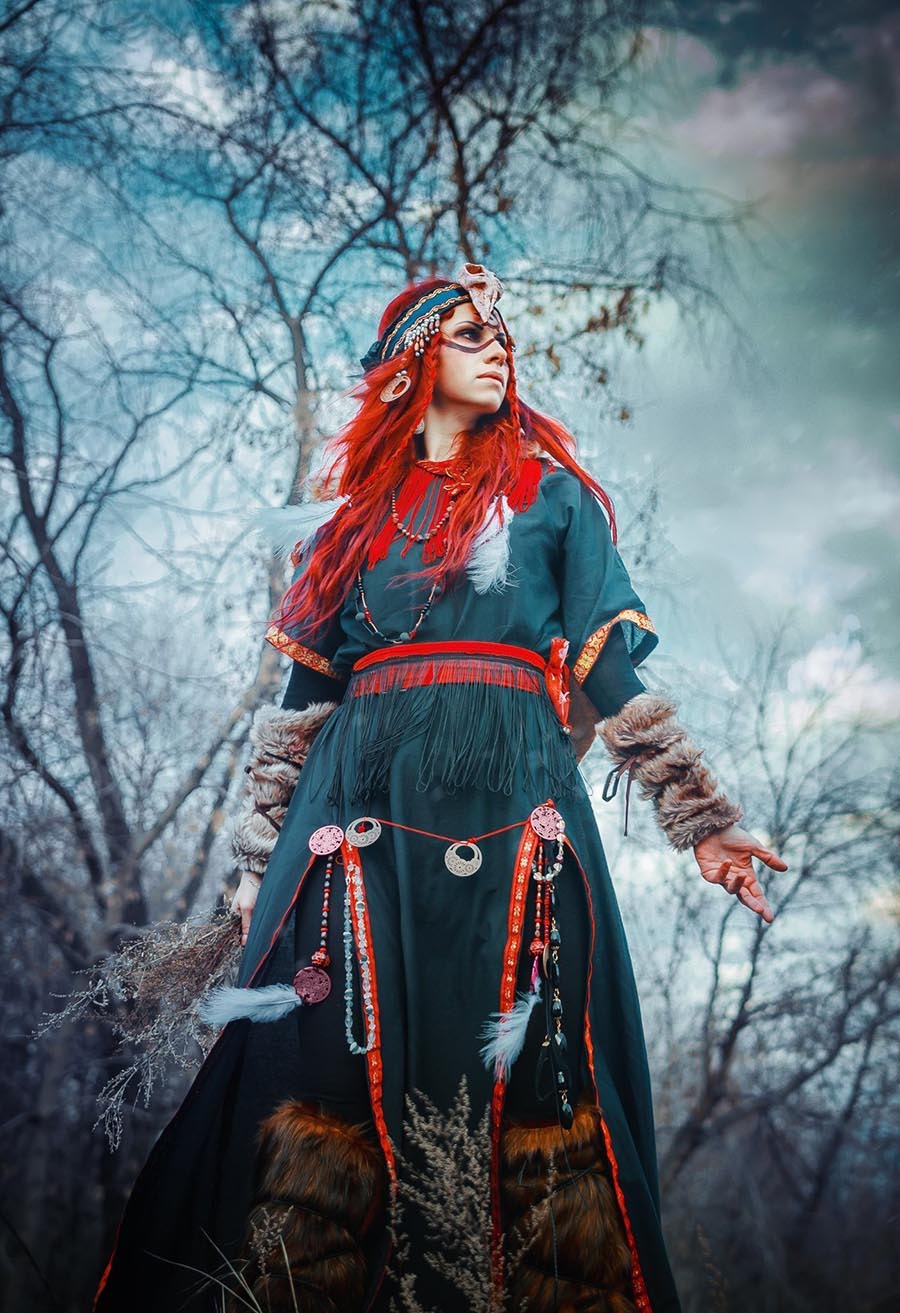 Take a pause and enjoy Girls in Slavic costumes — streaming from Yichun