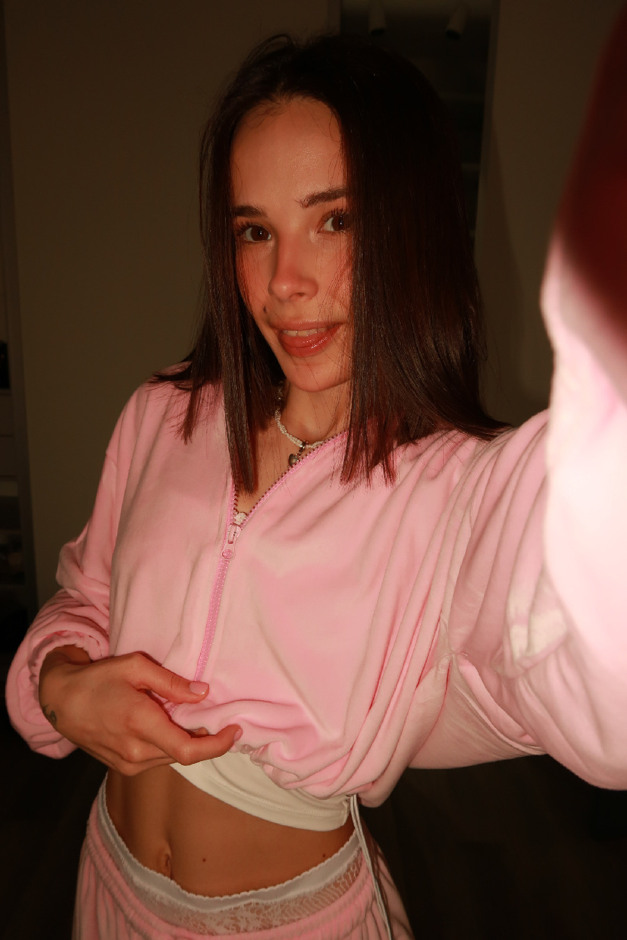 Tina brings the glow — live moments in Yichun